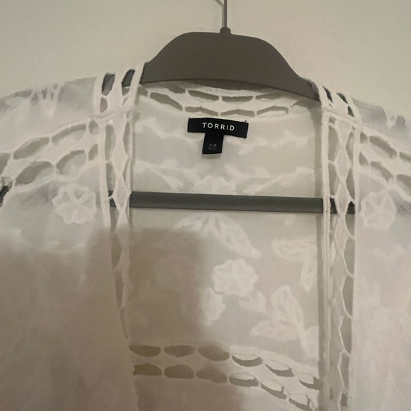 Torrid Crochet Lace Inset Kimono- still in stores! - Picture 4 of 6
